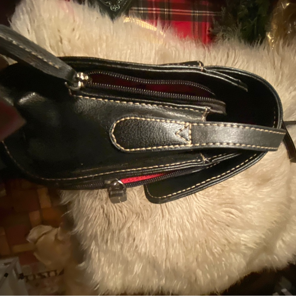 Price Drop! Liz  Claiborne Black Leather Crossbody Bag - Picture 4 of 11